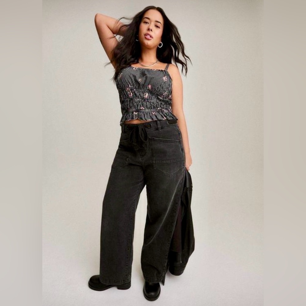 Torrid Festi Black Floral Smocked Crop Cami - Size 3X - NWT! - Picture 4 of 11